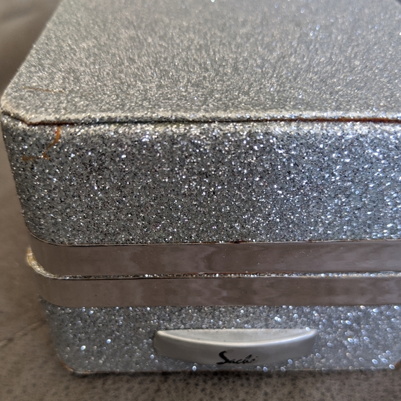 Saché Mother of pearl faced watch - Picture 5 of 6